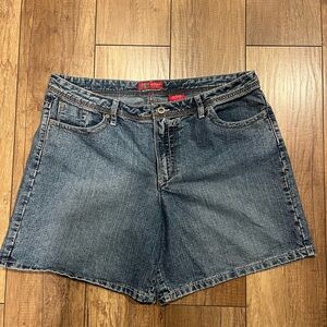 Faded Glory Medium Wash Denim Jean Shorts with Brown Detail Stitching